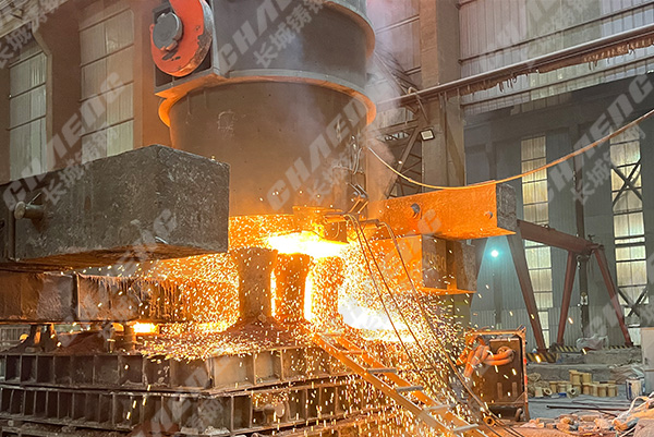 長(zhǎng)城鑄鋼電弧爐冶煉澆筑大型鑄鋼件的優(yōu)勢(shì)在哪里？